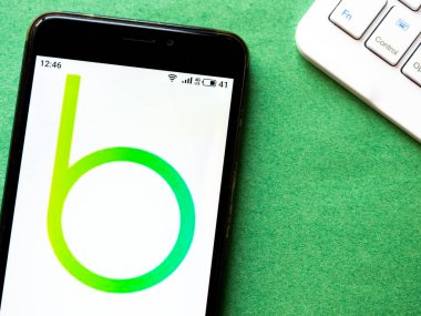 Kiev, Ukrayna, 13 Haziran 2020. Editör çizimi. Bu fotoğraf illüstrasyonunda, BistroMD logosu ile yapılan e-ticaret bakiyesi bir akıllı telefonda görüntülenmektedir.