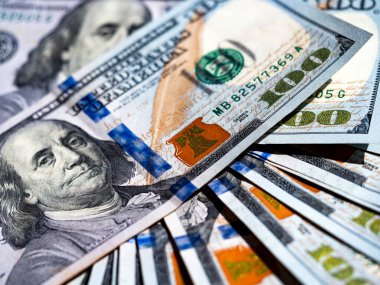 100 dolarlık banknotların arkaplanı