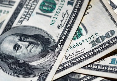 100 dolarlık banknotların arkaplanı