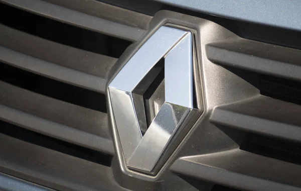 Renault Logo Het Radiatorrooster Van Auto — Stockfoto