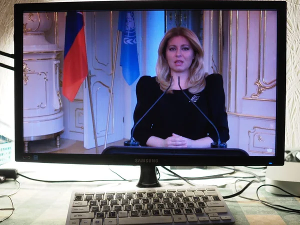 斯洛伐克共和国总统Zuzana Caputova在联合国大会期间通过计算机显示器发表讲话 在第19届会议期间 联合国举行了联合国大会第七十五届会议虚拟会议 — 图库照片