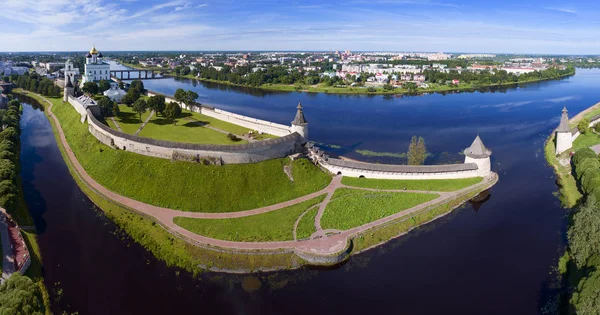 Légi Panoráma Pskov Kreml Szentháromság Székesegyház Egyház Oroszország — Stock Fotó