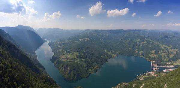 Vista Aérea Sobre Rio Drina Parque Nacional Tara Perto Famosa — Fotografia de Stock