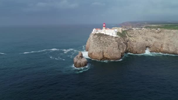 Aérea del Faro Cabo Sao Vicente en Portugal — Vídeo de stock