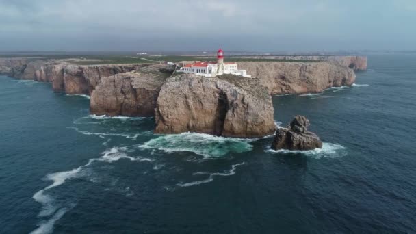 Aerial latarni morskiej Cabo Sao Vicente w Portugalii — Wideo stockowe