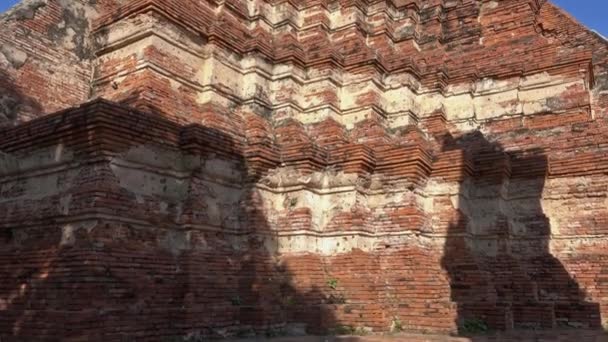 Starověký chrám Wat Chaiwatthanaram v Ayuthaya — Stock video