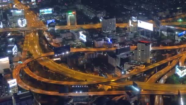 Geceleri ışıklı yollarda Havadan görünümü Bangkok — Stok video