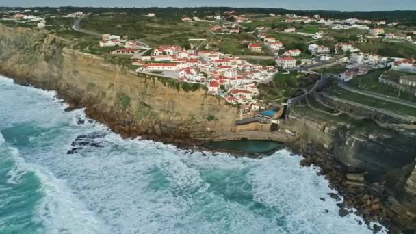 Luchtfoto van kustplaats Azenhas do Mar in Portugal — Stockvideo