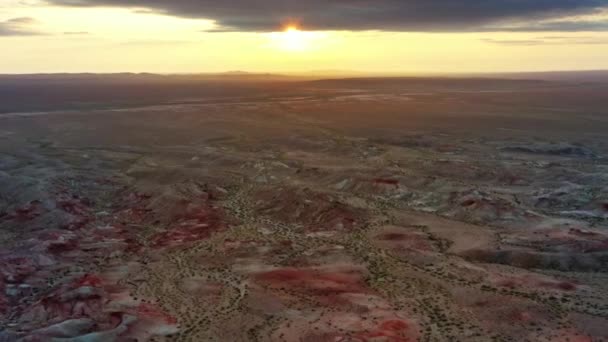 Doku rengi çizgili kanyonlar Tsagaan suvarga — Stok video