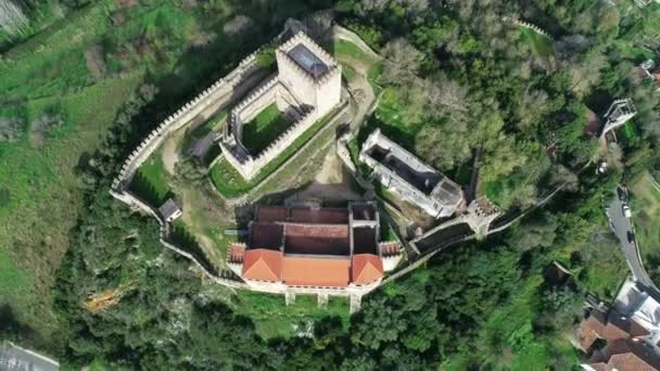 Château des Templiers médiévaux à Leiria — Video