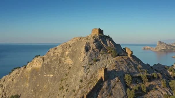 Letecký pohled na starověkou janovskou pevnost na Krymu — Stock video