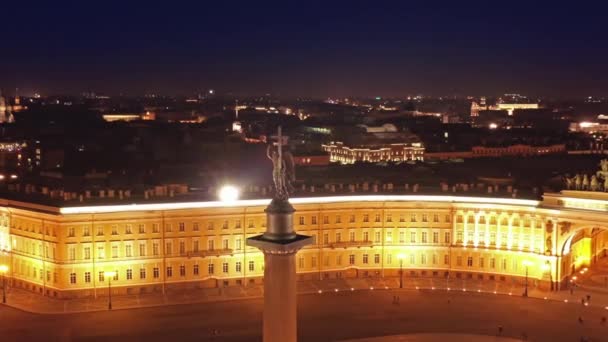 Luchtfoto van Alexander Column op Palace Square — Stockvideo