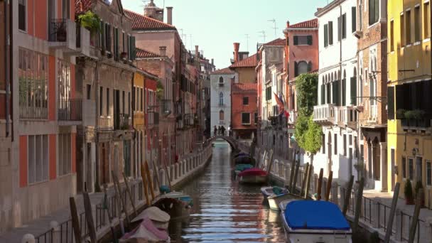 Meerkleurige Huizen Aan Gracht Venetië Italië — Stockvideo