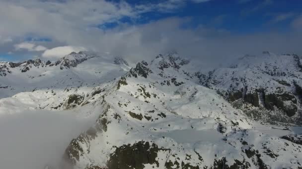 Panorama Delle Montagne Innevate Tra Nuvole Paesaggio Aereo Adamello Brenta — Video Stock