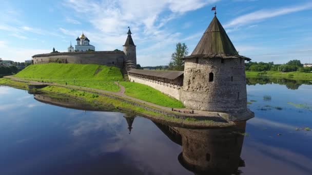 Αεροφωτογραφία Της Εκκλησίας Pskov Kremlin Και Trinity Cathedral Ρωσία — Αρχείο Βίντεο