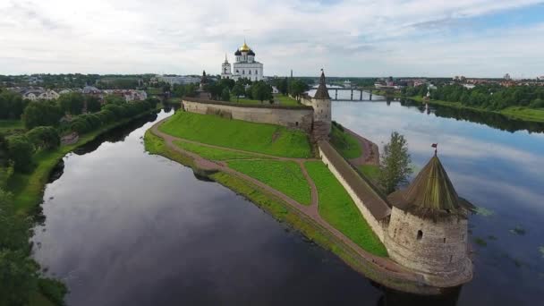 Légi Kilátás Pskov Kreml Trinity Cathedral Templom Oroszország — Stock videók