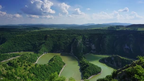 Windungen Felsigen Fluss Uvac Sonnigen Tagen Südwest Serbien Zeitraffer — Stockvideo