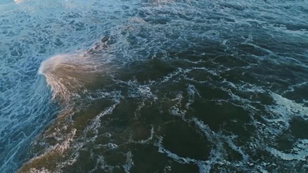 Vista Aérea Gran Ola Del Océano Atlántico Atardecer Cámara Lenta — Vídeos de Stock