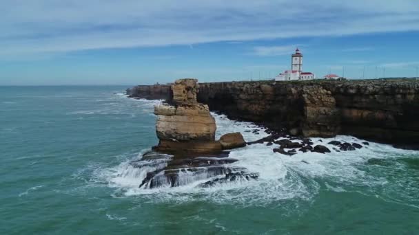 Воздушный Вид Маяк Кабо Карвойро Атлантический Океан Португалии — стоковое видео