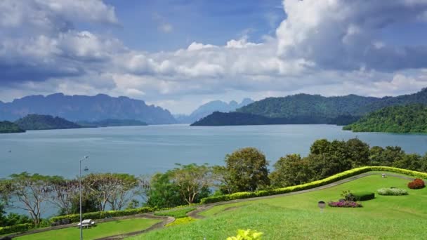 Jezioro Cheow Lan Park Narodowy Khao Sok Południowej Tajlandii Timelapse — Wideo stockowe