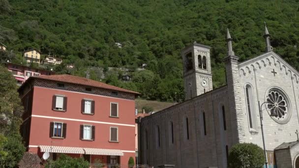 Casas Multicolores Ciudad Orilla Del Lago Como Lombardía Italia Panorama — Vídeo de stock
