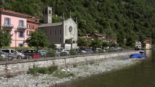 Flerfärgade Hus Staden Vid Stranden Comosjön Lombardiet Italien Panorama — Stockvideo