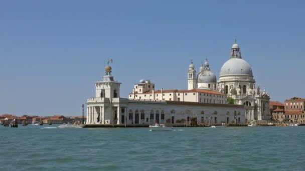 Vista Basílica Santa Maria Della Saudação Veneza Barco Que Navega — Vídeo de Stock