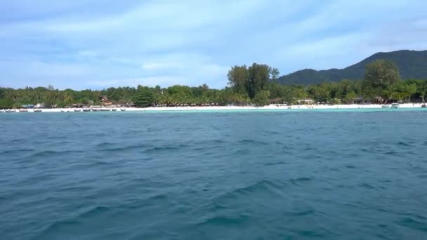 Vacker Havsstrand Med Semesterorter Koh Lipe Thailand — Stockvideo