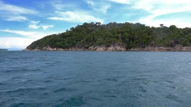 Utsikt Från Båt Sten Kust Udde Koh Lipe Andamansjön Thailand — Stockvideo