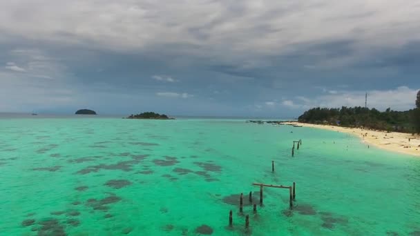 コリペ島 4Kのビーチ サンゴ 海の空中パノラマビュー — ストック動画