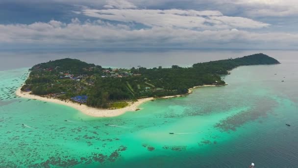 Letecký Pohled Tropický Ostrov Koh Lipe Pozadí Bouřlivé Oblohy Thajsko — Stock video