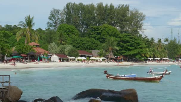 Biała Piaszczysta Plaża Pattaya Łodzie Morzu Tropikalnej Wyspie Koh Lipe — Wideo stockowe
