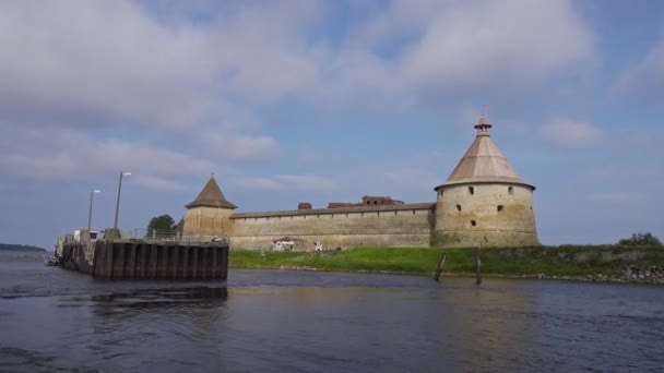 Shlisselburg Kasabası Yakınlarındaki Neva Nehrindeki Oreshek Kalesi Rusya Leningrad Bölgesi — Stok video