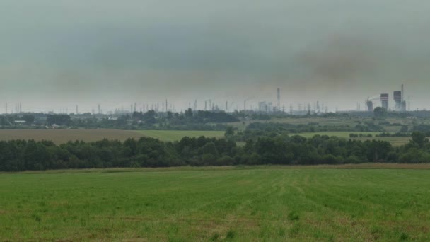 Schadelijke Emissies Van Metallurgische Chemische Fabrieken Tsjerepovets Rusland — Stockvideo