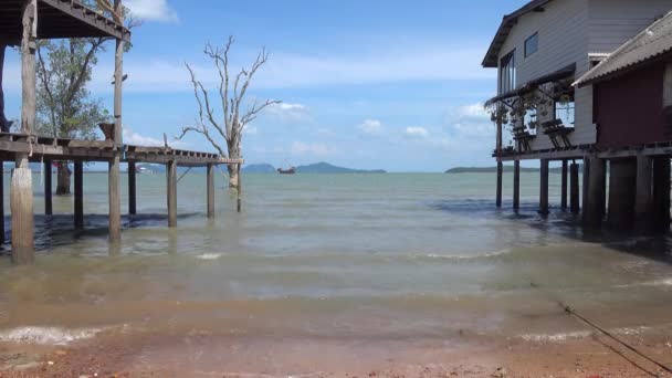 Tradycyjne Domy Palach Starym Mieście Wyspa Koh Lanta Tajlandia — Wideo stockowe