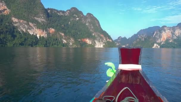 Cheow Lan Λίμνη Από Μετακίνηση Μακριά Ουρά Βάρκα Στο Khao — Αρχείο Βίντεο