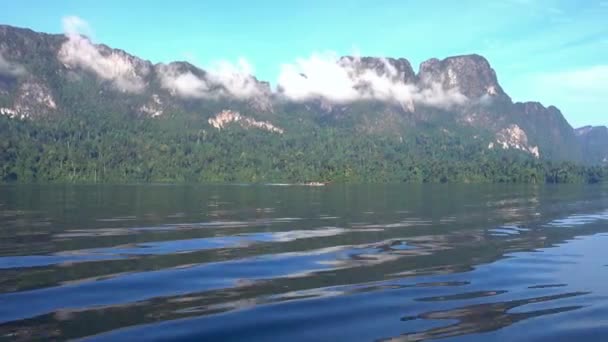 Utsikt Från Båt Cheow Lan Sjön Nationalparken Khao Sok Thailand — Stockvideo