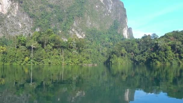 Vista Barco Lago Cheow Lan Parque Nacional Khao Sok Tailândia — Vídeo de Stock