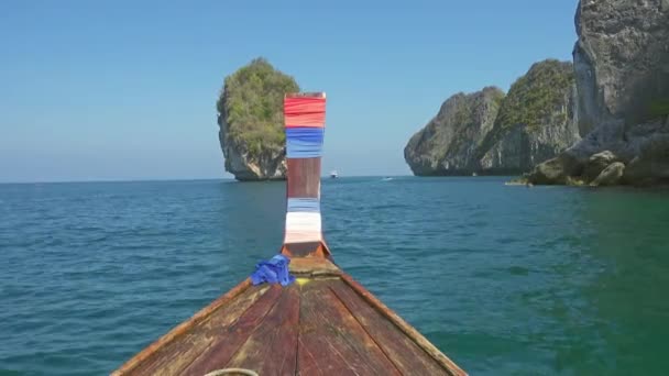 Uitzicht Rotsen Van Phi Phi Don Island Vanaf Drijvende Boot — Stockvideo