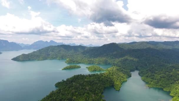 Luchtfoto Cheow Lan Lake Khao Sok National Park Het Zuiden — Stockvideo