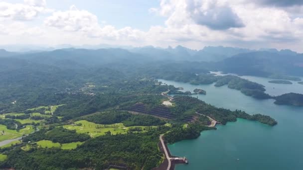 泰国南部Khao Sok国家公园 Chow Lan湖的空中全景 — 图库视频影像