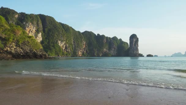 Prachtig Landschap Met Strand Rotsen Krabi Thailand — Stockvideo