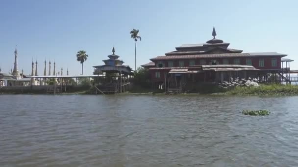Ünlü Inle Gölü Ndeki Köydeki Tapınak — Stok video