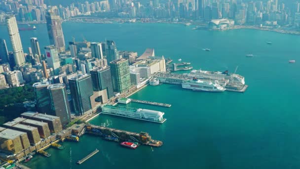 Hong Kong Vista Aérea Com Arranha Céus Urbanos Barco Mar — Vídeo de Stock