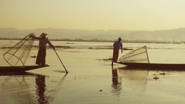 Myanmar Travel Attraction Landmark Traditional Burmese Fishermen Fishing Net Inle — Stock Video