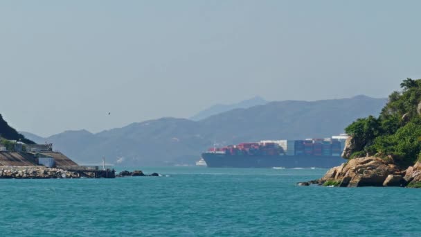 Gran Barco Contenedores Puerto Hong Kong — Vídeo de stock