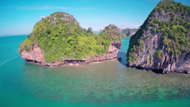 热带海滩 Pranang海滩 和岩石的空中景观 泰国Krabi — 图库视频影像