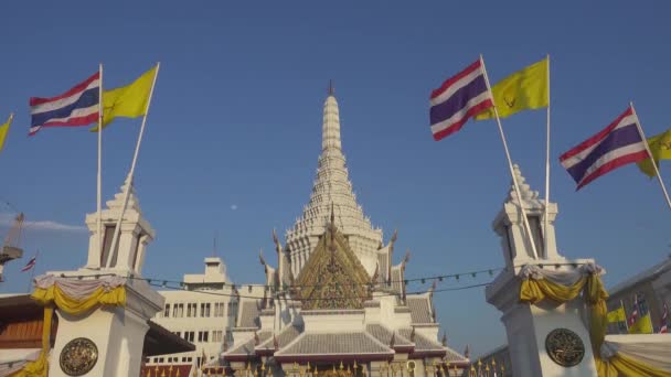 Templo Lak Muang Banderas Bangkok Tailandia — Vídeos de Stock