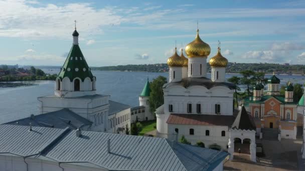 Vista Aérea Famoso Mosteiro Ipatievsky Hypatian Antiga Cidade Turística Kostroma — Vídeo de Stock