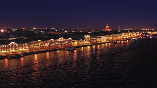 Aerial Éjszakai Kilátás Szentpétervár Városkép Neva Folyó Oroszország — Stock videók